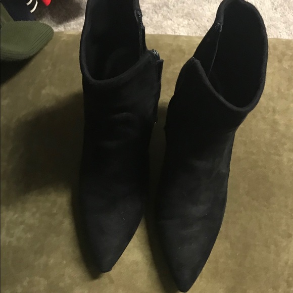 Nine West black booties!! - Picture 2 of 4